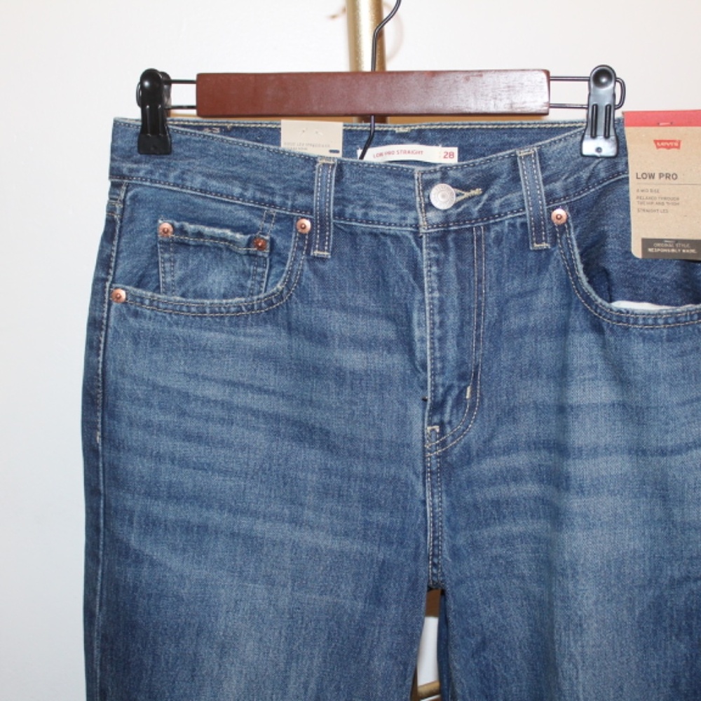 Levi's Low Pro Straight Distressed Jeans | Size 28 | NWT | MSRP $79.50 - Picture 4 of 4